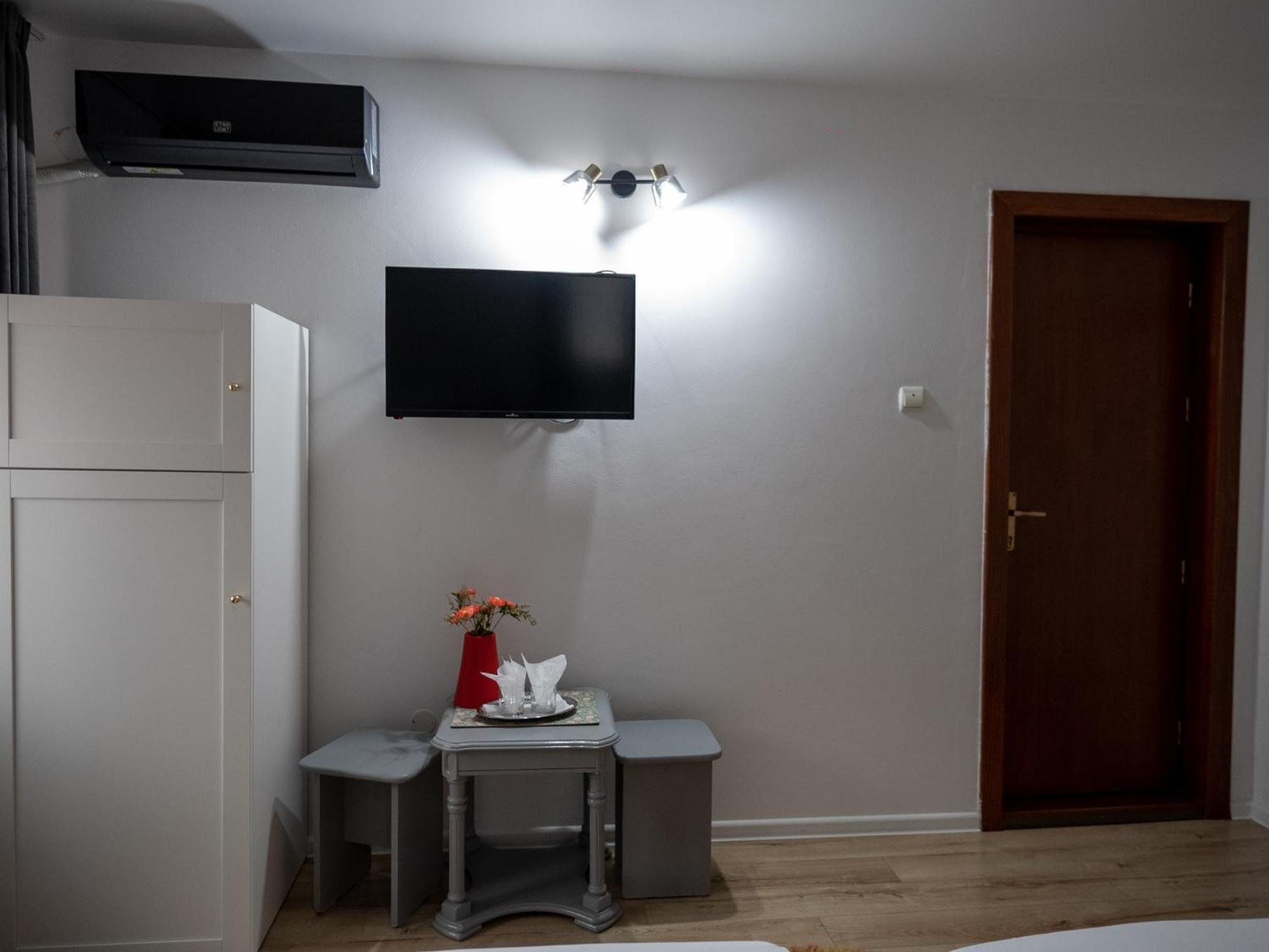 Guesthouse Magic Băile Herculane Exterior foto